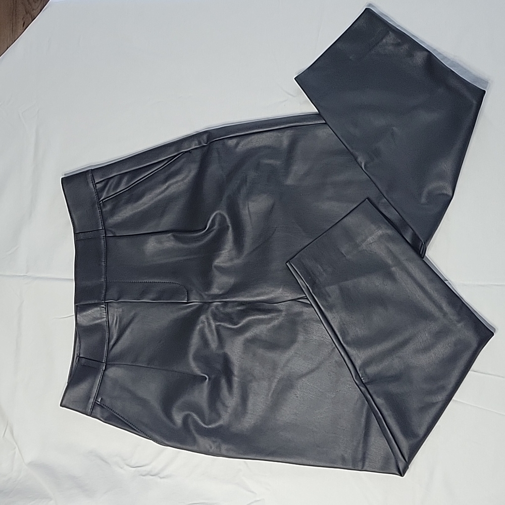 Banana Republic Vegan Leather Pants- Size 6